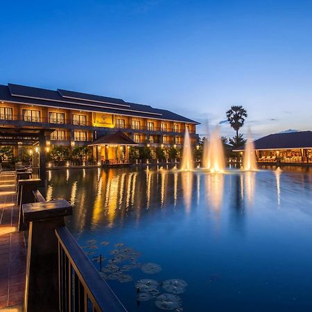 Hotel De L'Amour Sha Plus Prakhon Chai Exteriér fotografie