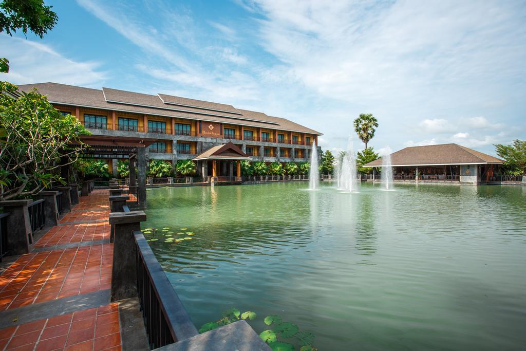 Hotel De L'Amour Sha Plus Prakhon Chai Exteriér fotografie